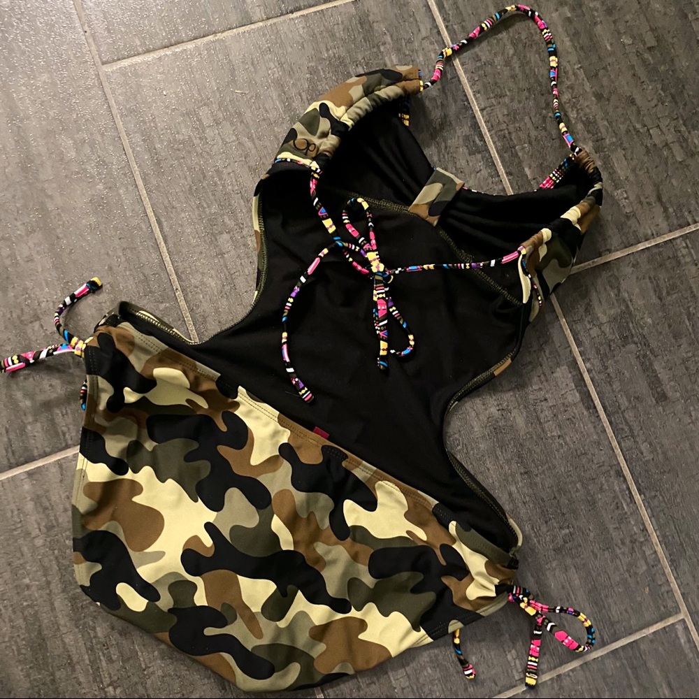 Op Camo One Piece Cutout Swimsuit Large 11/13 - Picture 5 of 7